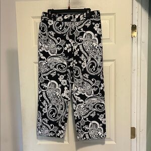 White House Black Market Black and White Paisley Print Cropped Pants Size 8
